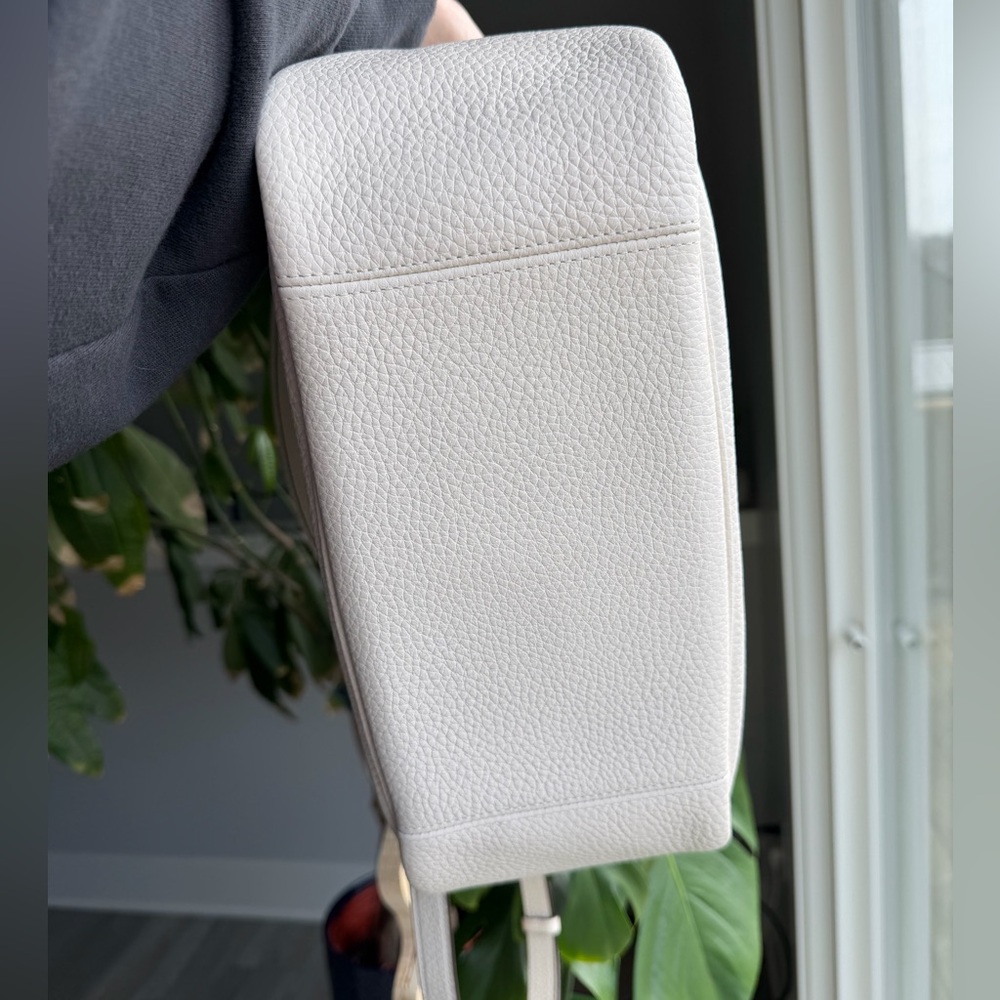 Coach Cary Shoulder (Large) CC435 in Chalk - Picture 3 of 11